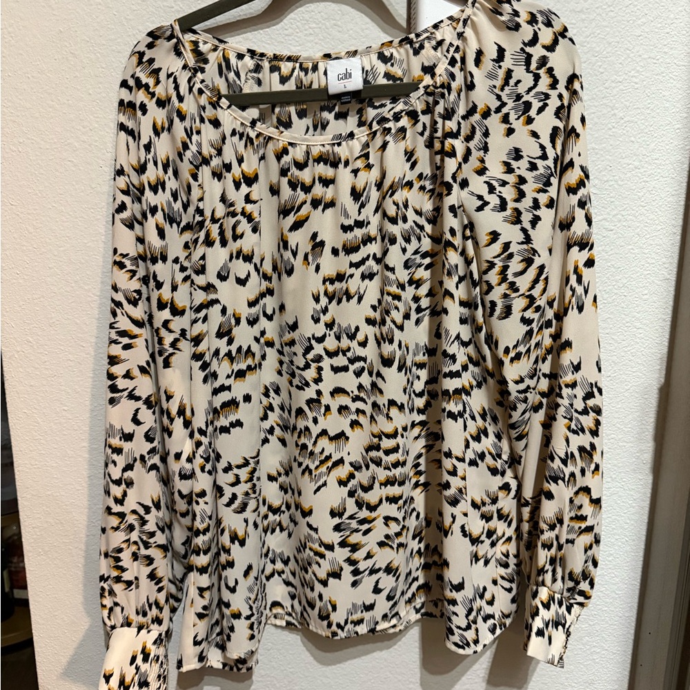 CAbi Women's Blouse - Black, Cream, and Gold Pattern